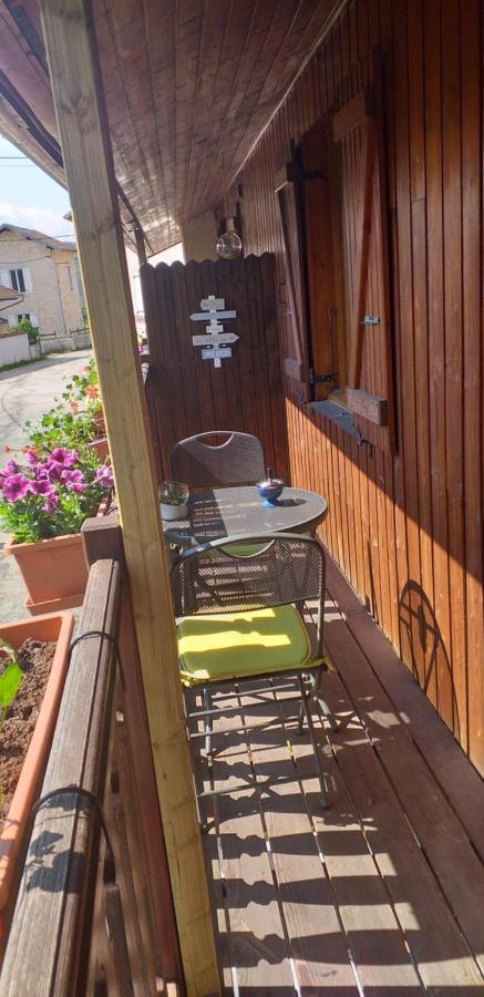 مبيت وإفطار Saint-Martin-du-Frene Au Petit Bonheur المظهر الخارجي الصورة